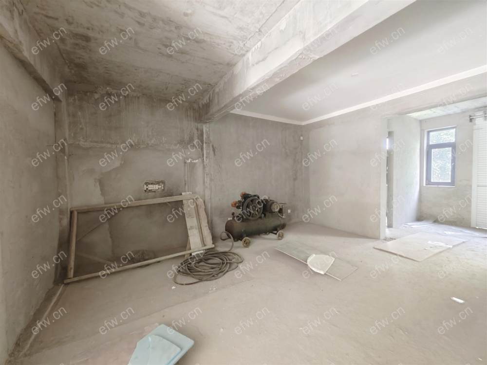 在卖的 看房联系 土建已做好！