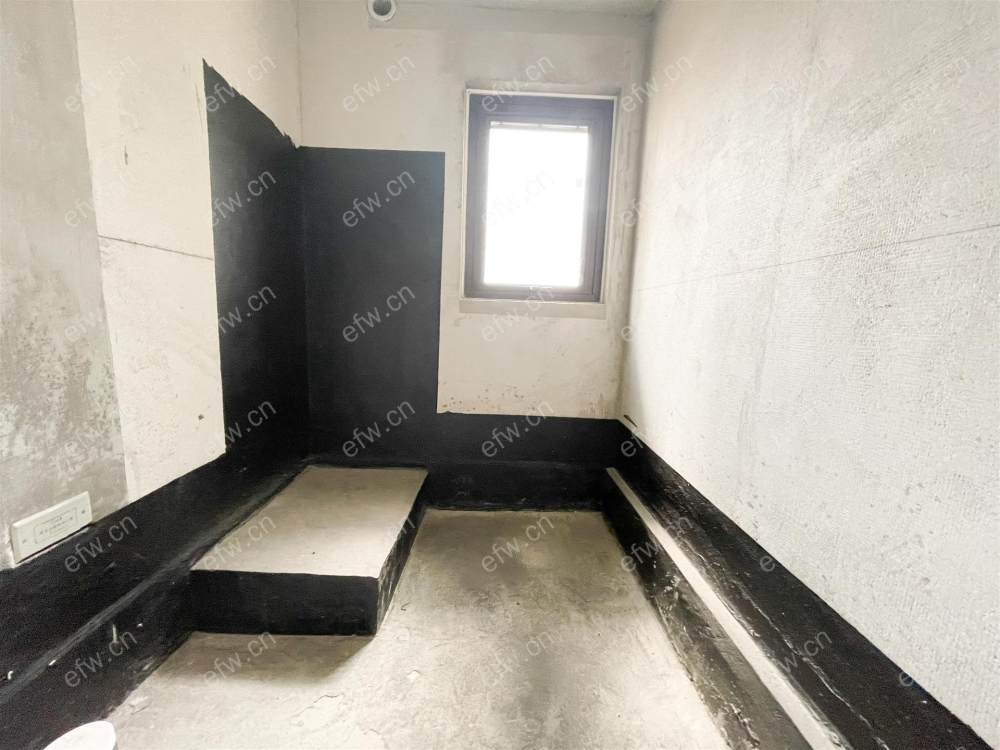 毛坯，电梯房，地铁店