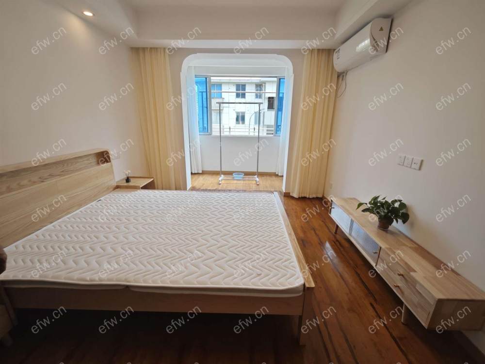 精装修拎包入住，看房方便
