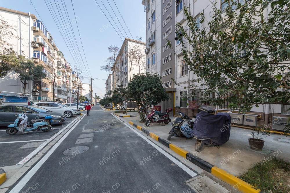 盛岸路和民干路交叉处