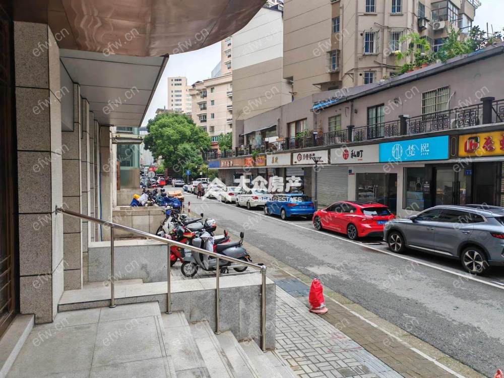 上下两层   装修好  提前预约