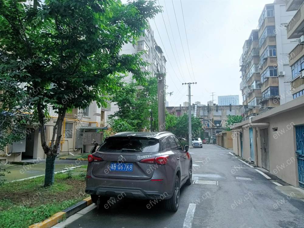 业主急售 金城新村  双阳台 纯毛坯小2