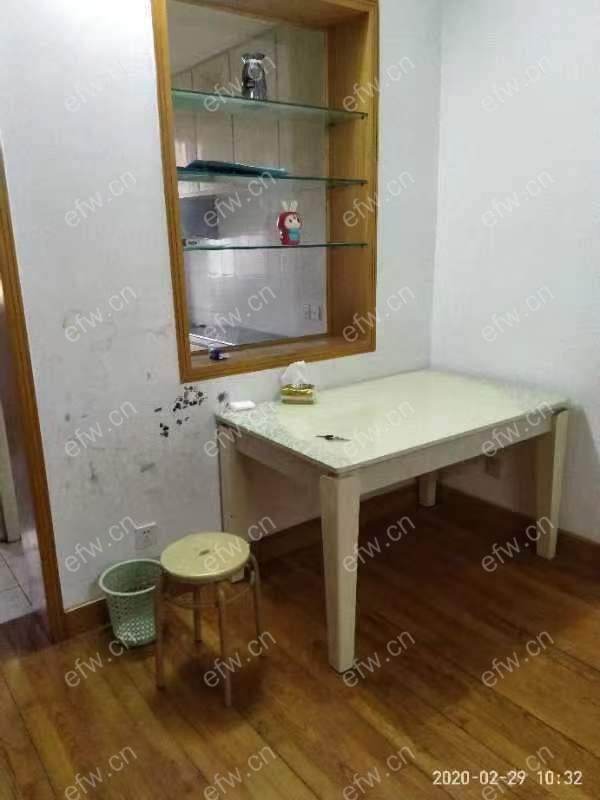 长江路附近，中间层老装修，叙康里好房