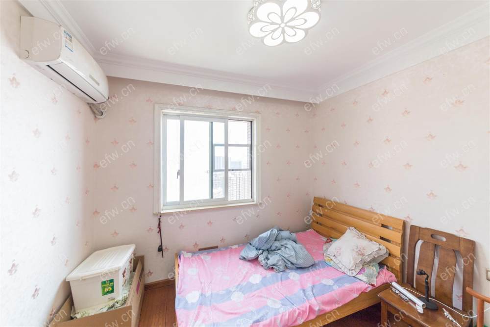 village 经典room房 东边户 全明 精装修！