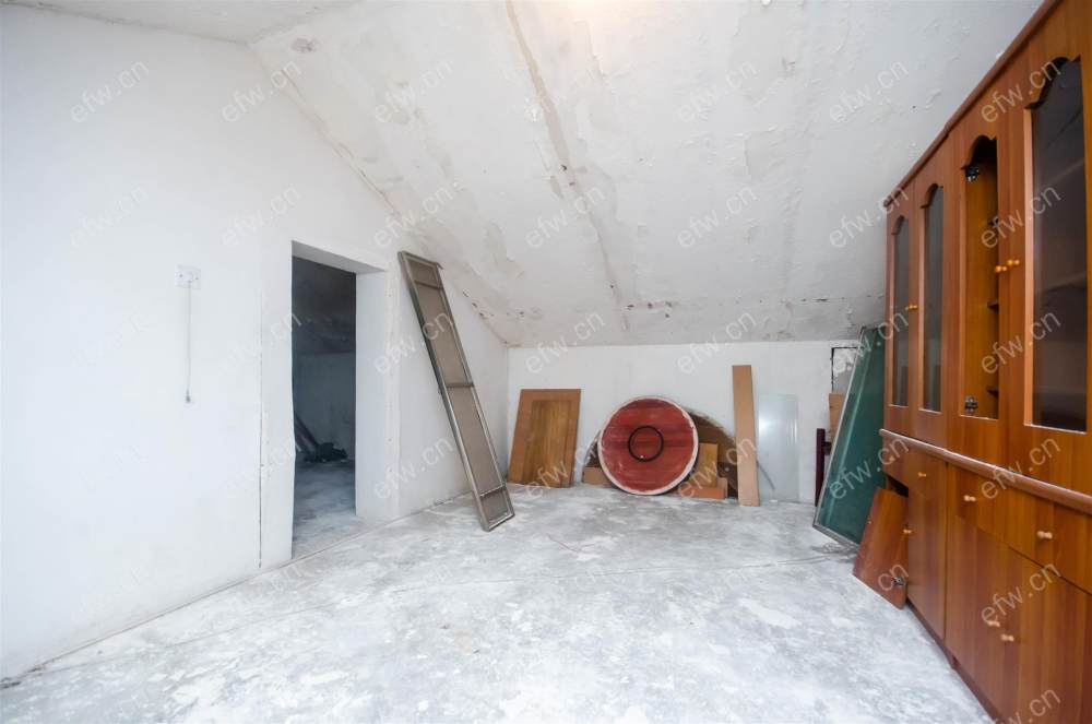 靠南禅寺 地铁沿线 有阁楼 有独立车库