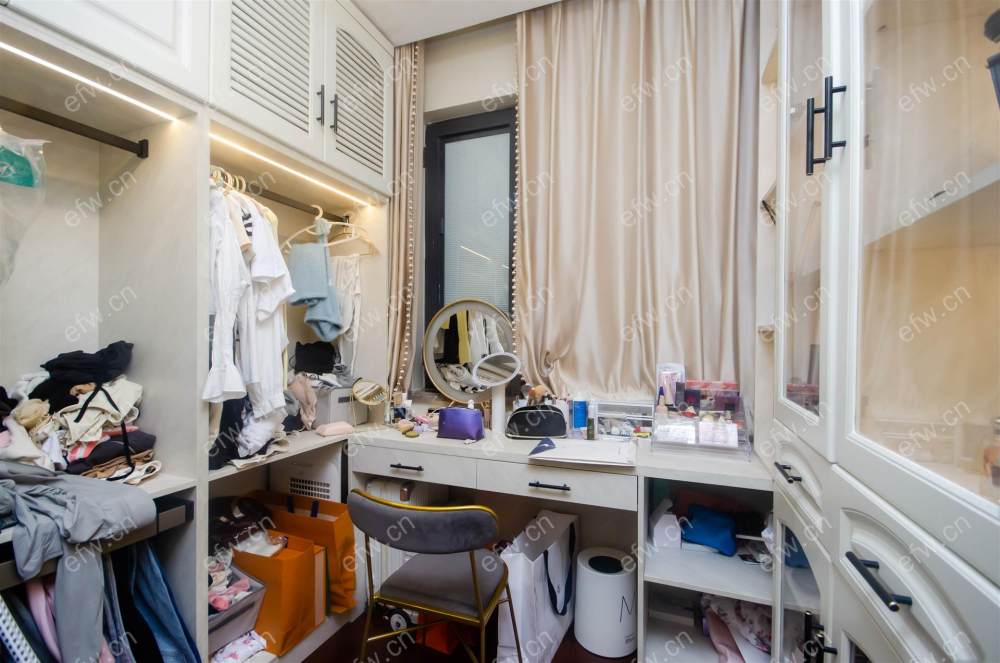 富力运河十号  3室2厅，带车位价格可商160万