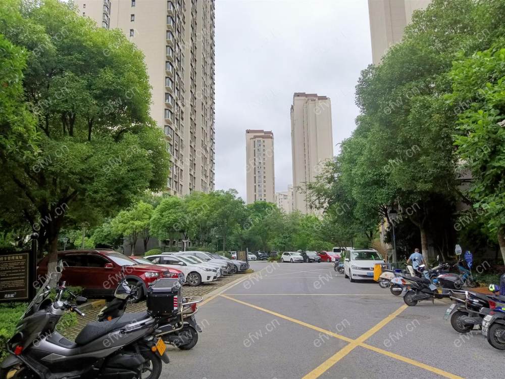 孔雀城复式，楼上做了两房