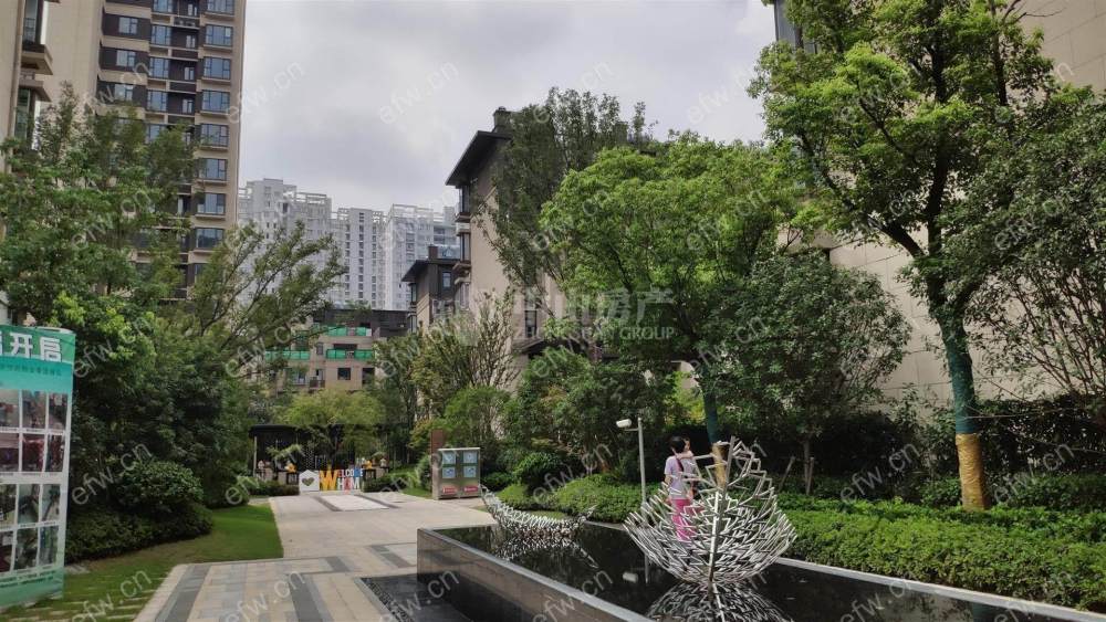 江海路与广益路交汇处西北侧(红绿灯向北200米)