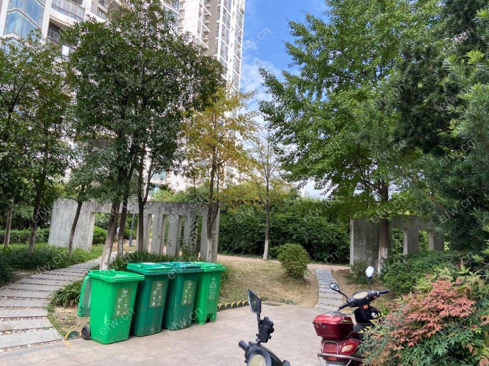 2房豪装拎包即住,天鹅湖花园A区尽享优雅品质,多重阳台+飘窗