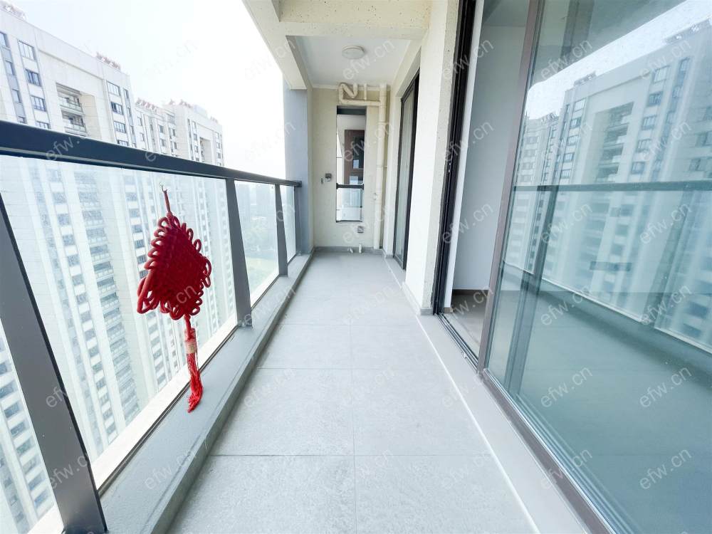 美的爱情云筑位置好，环境优雅，96平米精装3房