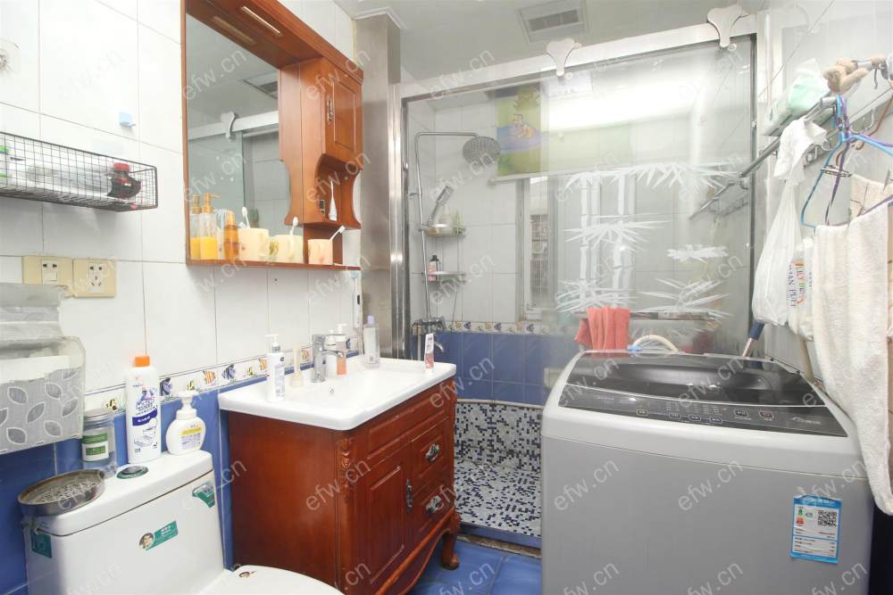 房东自己装修看中可以聊
