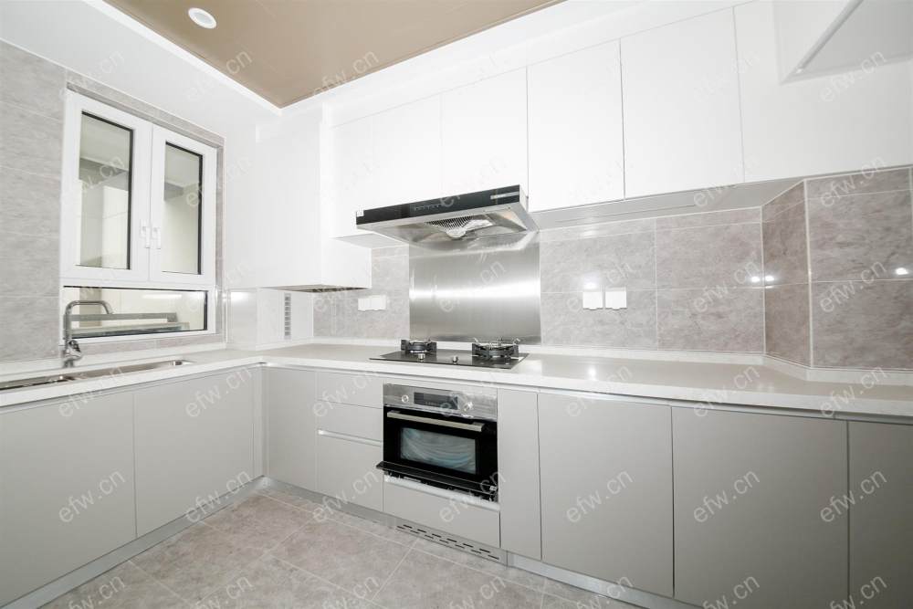 village room房 全明户型 另送家电