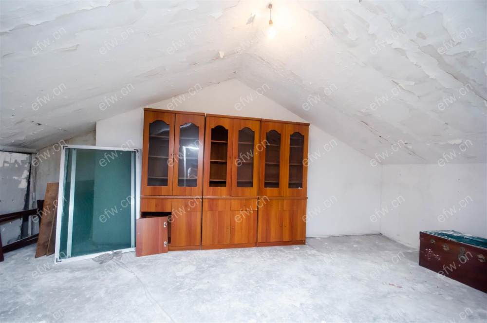 靠南禅寺 地铁沿线 有阁楼 有独立车库