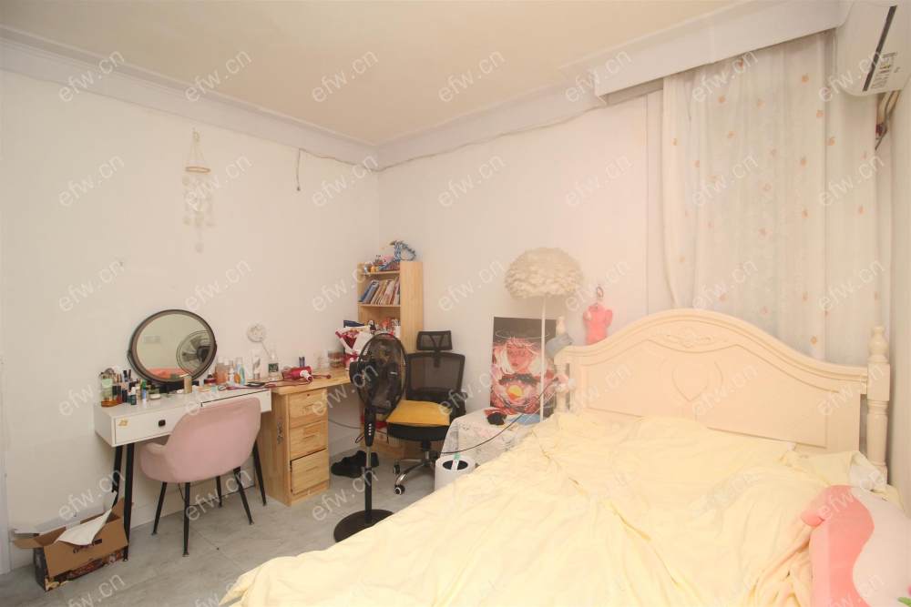 房东自己装修看中可以聊
