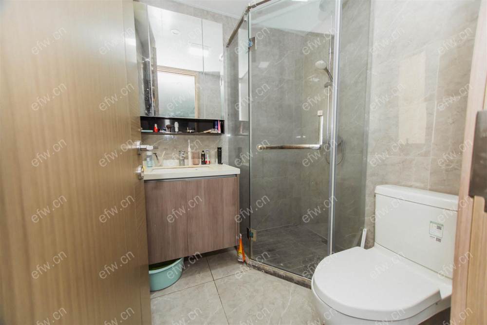 village   精装通透大room房 area平只要price万 家具家电全留