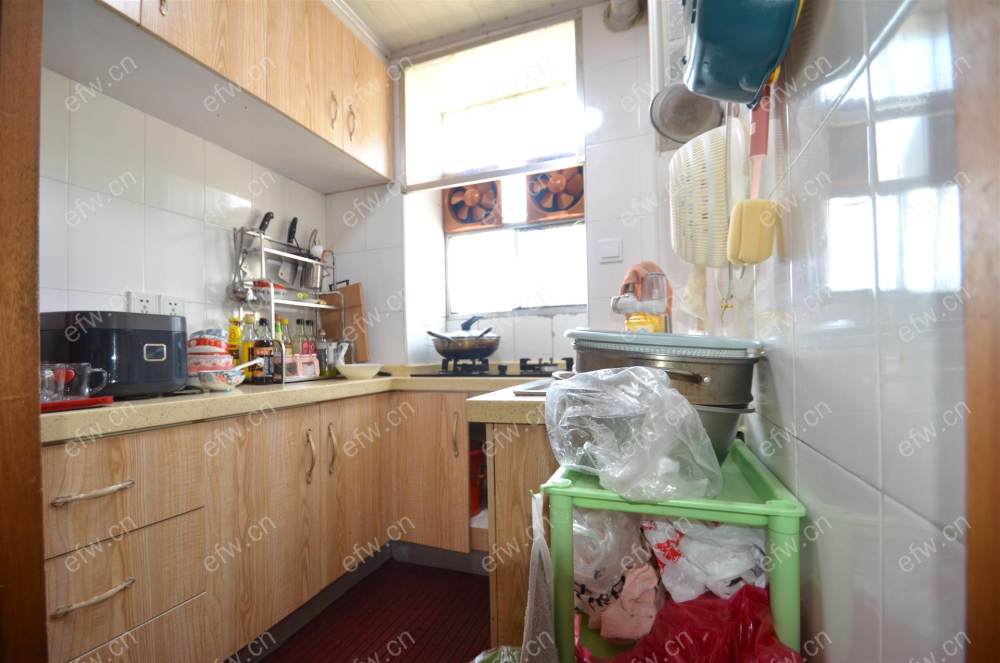 芦庄一区自住装修好房 拎包入住！
