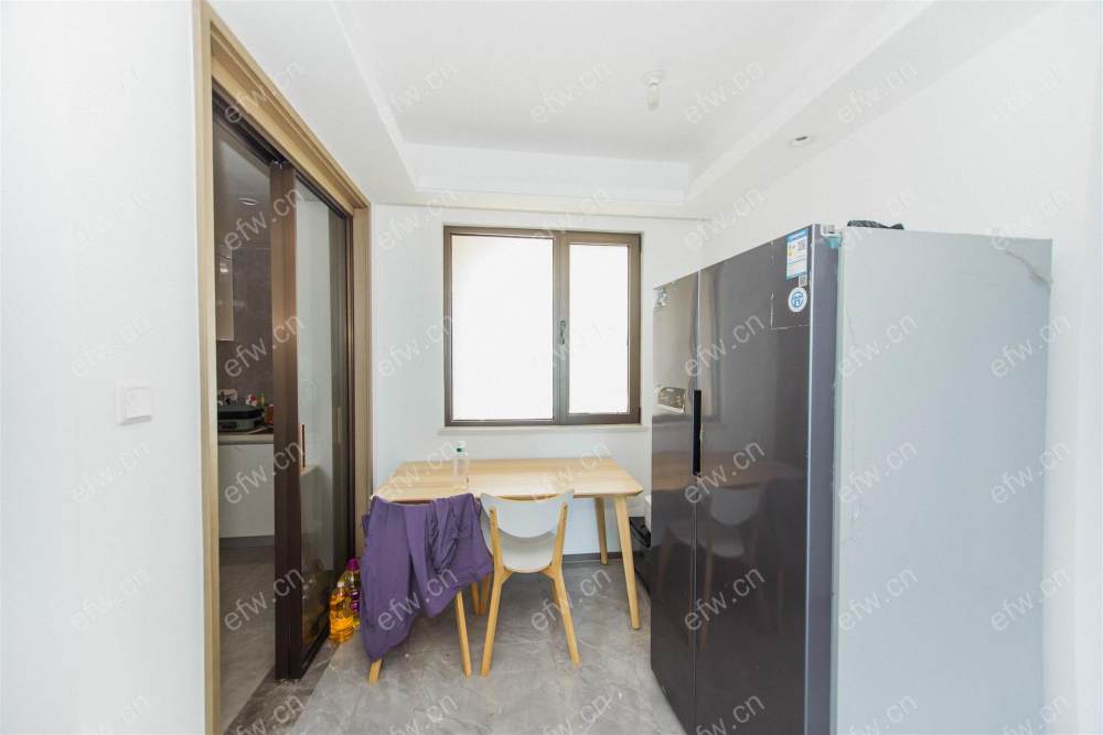 village   精装通透大room房 area平只要price万 家具家电全留