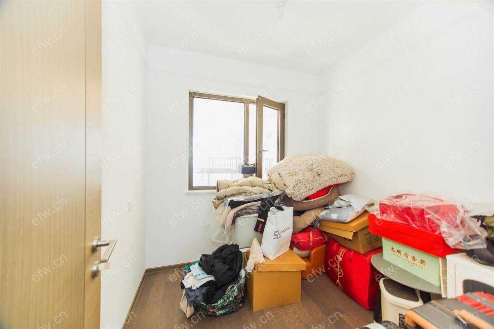 village   精装通透大room房 area平只要price万 家具家电全留