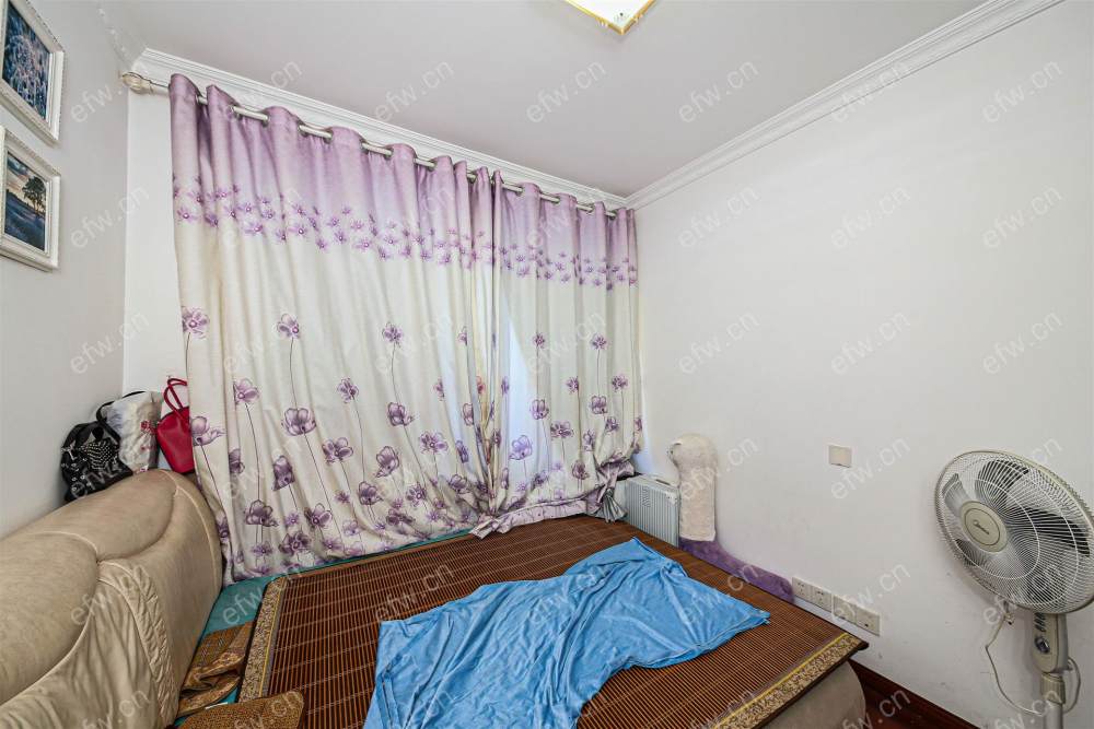 village  精装room房 近地铁口  房东诚售