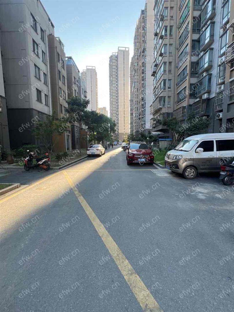 广石家园小区后一排精装三房