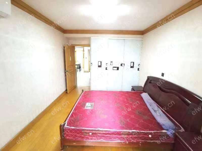 沁园新村 3室1厅，靠近茂业，地铁，门口