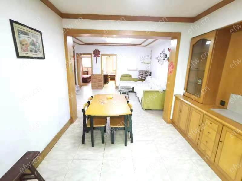 沁园新村 3室1厅，靠近茂业，地铁，门口