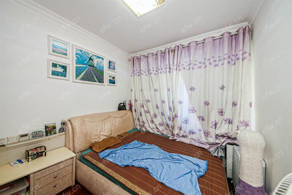 village  精装room房 近地铁口  房东诚售