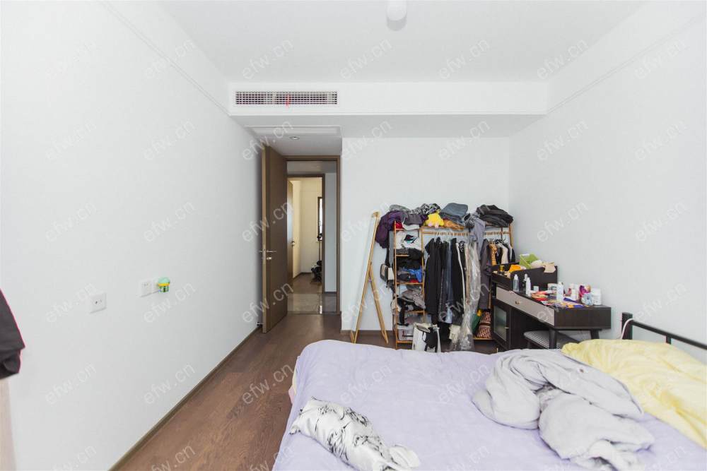 village   精装通透大room房 area平只要price万 家具家电全留