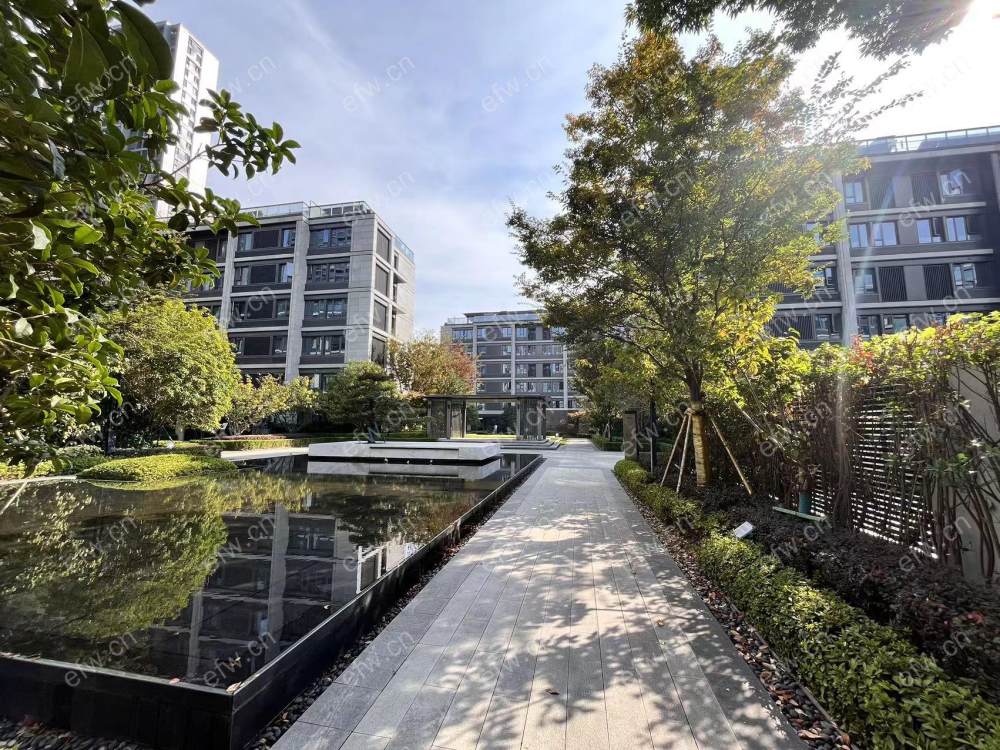 绿城凤起和鸣 开发商统一装修交付 房东添置30万软装 送车位