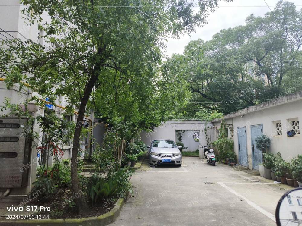 此房东口口声声说中山房产坏话，还叫房西跳单，须小心操作.