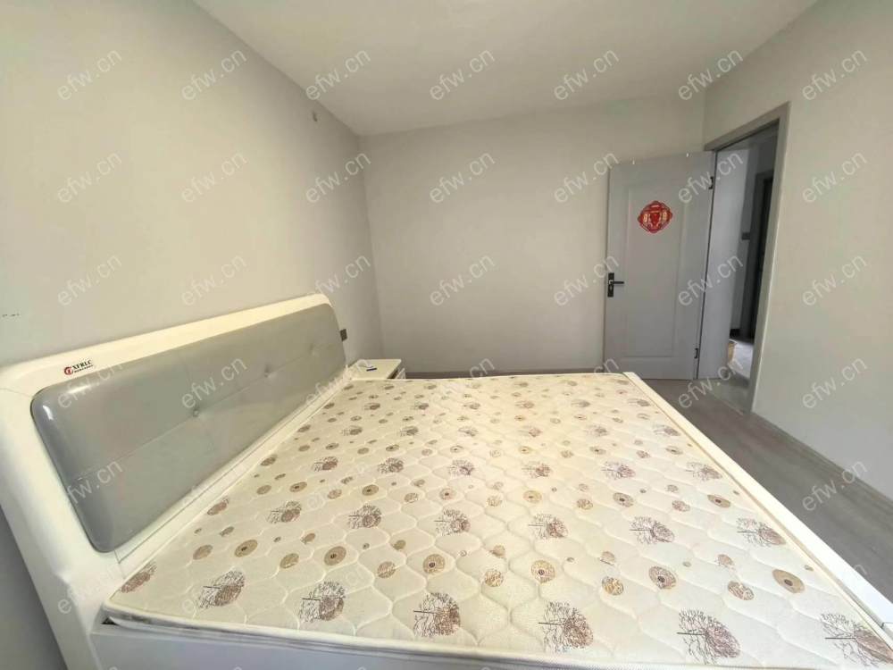 金城新村      芦庄菜场附近       一室一厅  三楼 精装