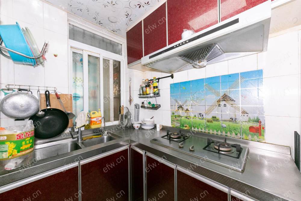 降价急售 成熟商圈社区 精装三楼自住保养极好 二卧室朝阳