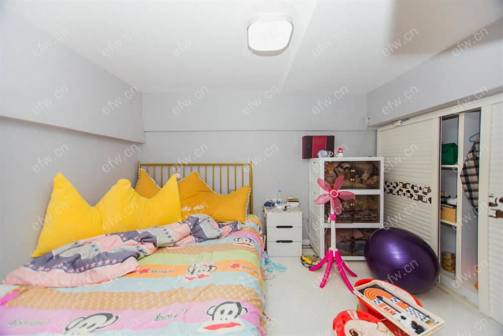 village位置好，环境优雅，area平米精装room房