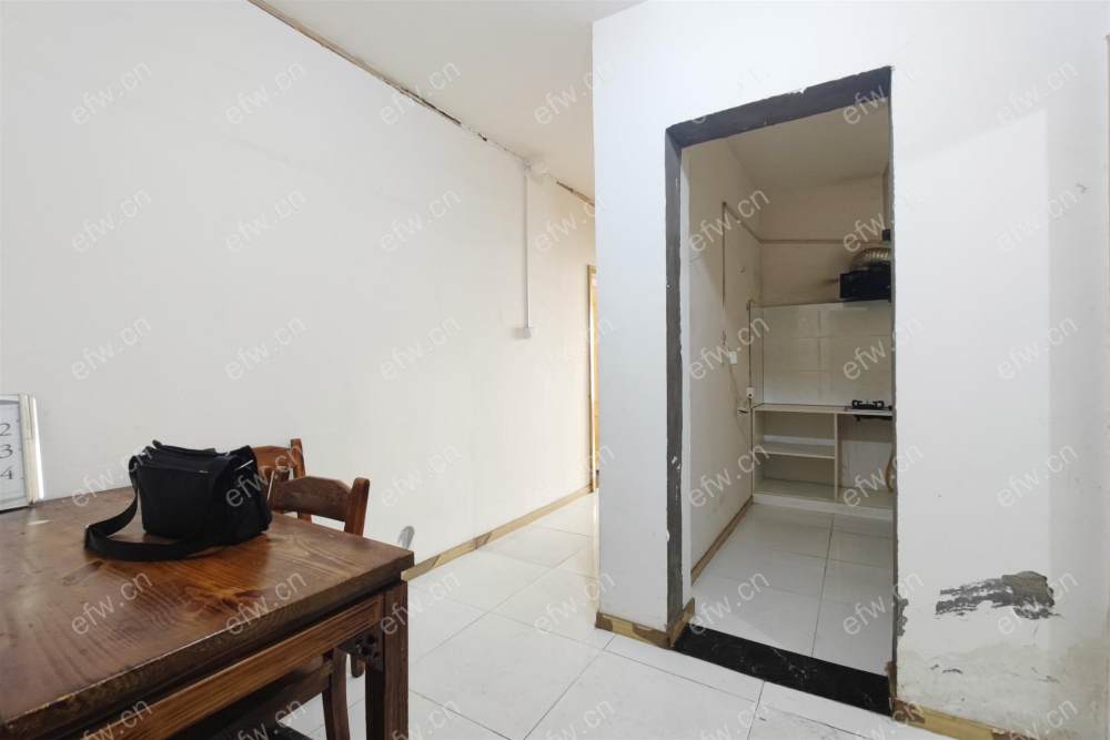 毛坯两室一厅 土出已交