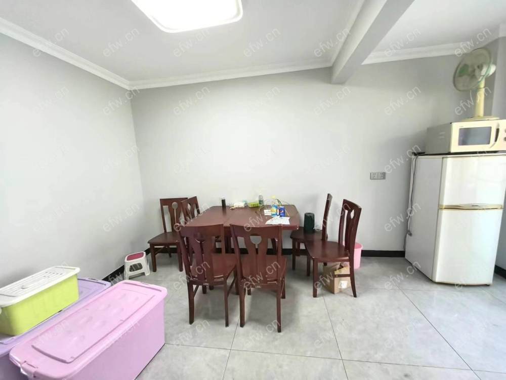 金城新村      芦庄菜场附近       一室一厅  三楼 精装