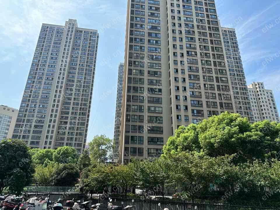 华仁凤凰城精装3室  随时看房 拎包入住