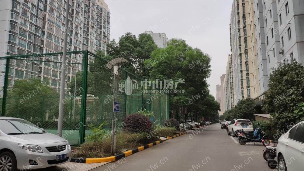华夏豪门精装两房，小区中间位置