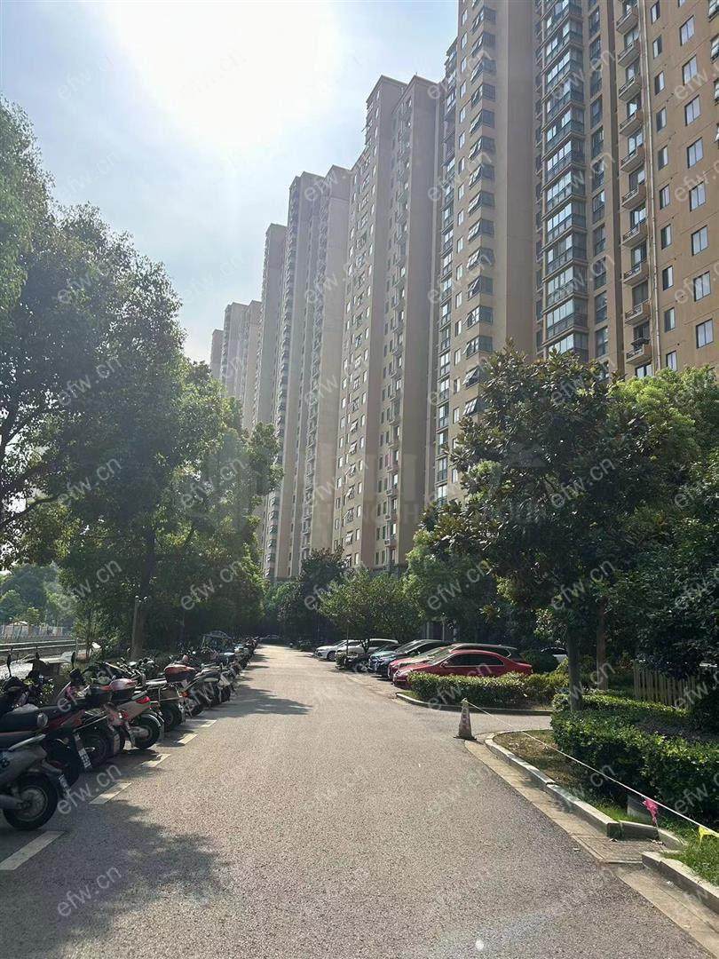 精装三房 设施齐全 自带车位