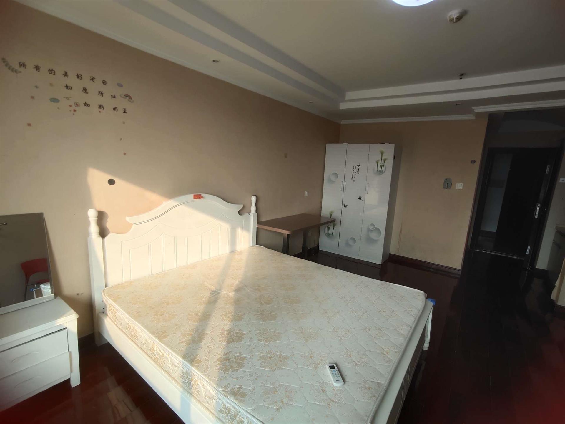 钱龙尊邸 1室1厅 地铁房