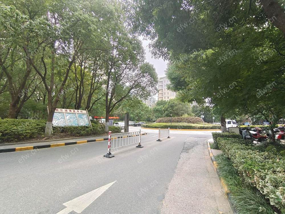 梁溪河畔 自住装修 有车位 方便