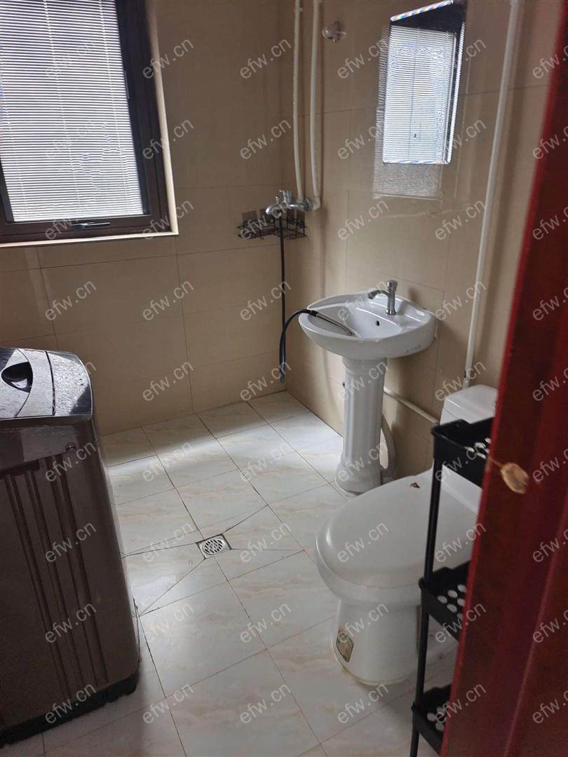 四个房间  看房方便