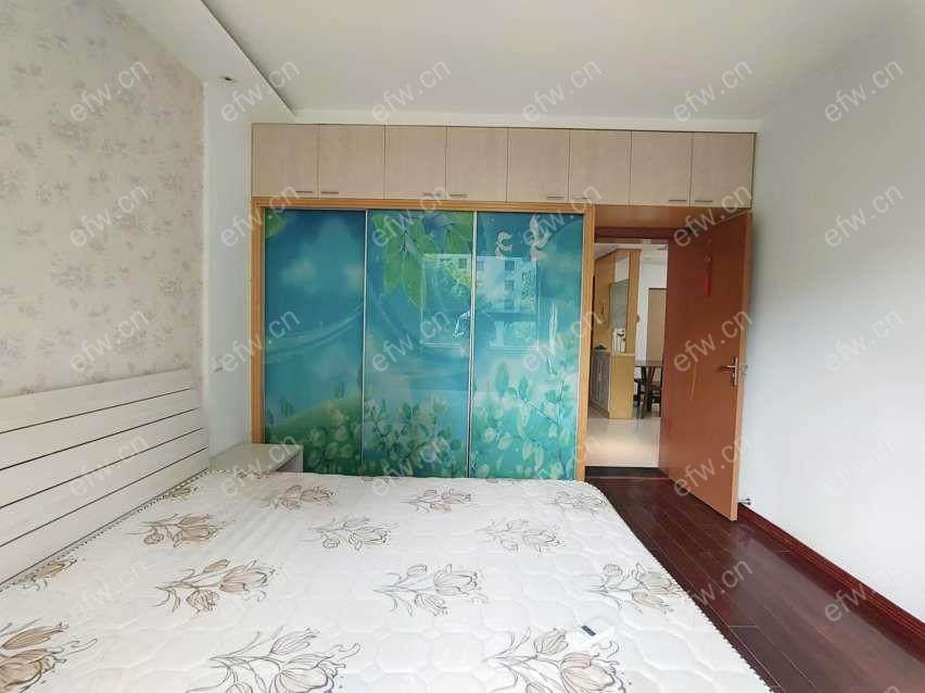 蠡溪苑   精装两房，装修干净设施齐全，钥匙在中山红山花园店