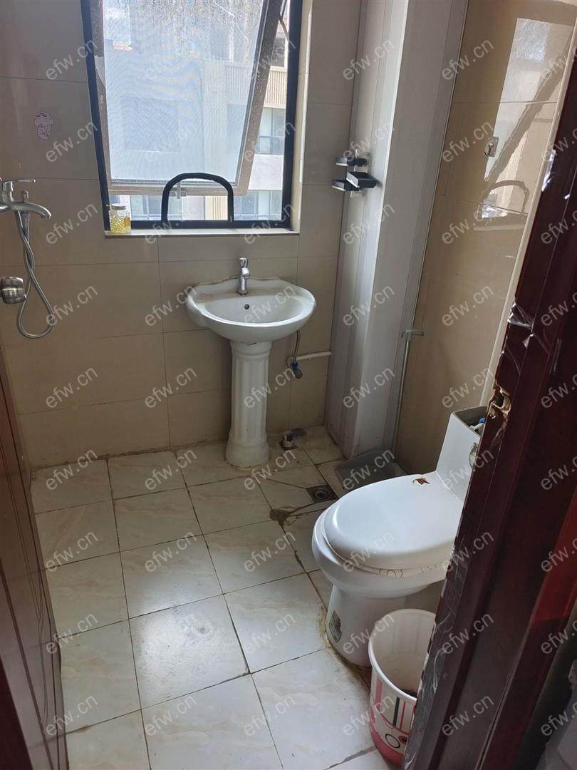 四个房间  看房方便