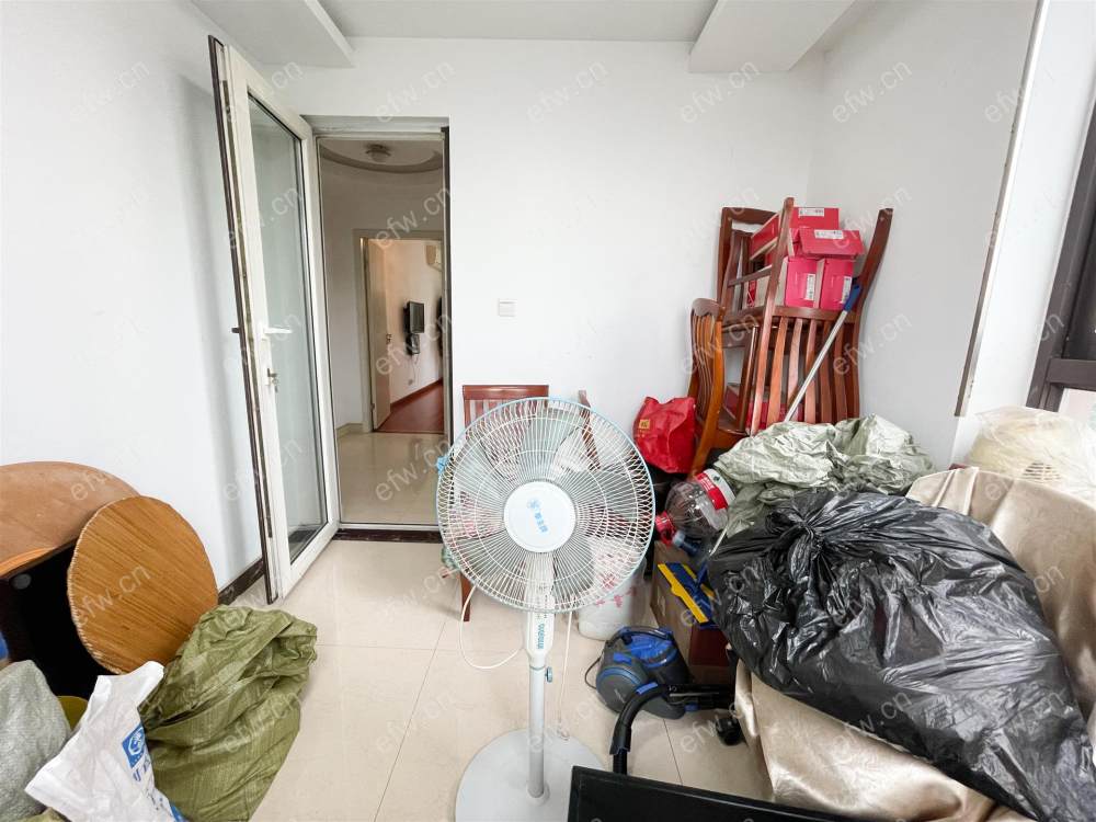 village 经典room房 东边户 全明 精装修！