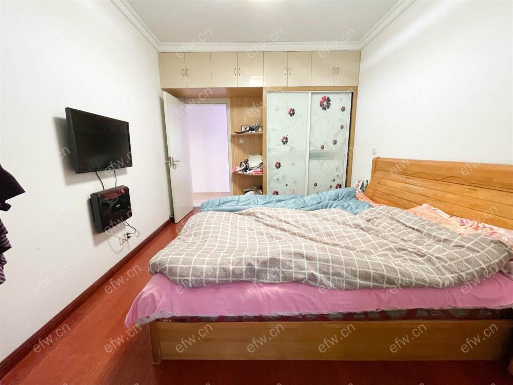 village 经典room房 东边户 全明 精装修！