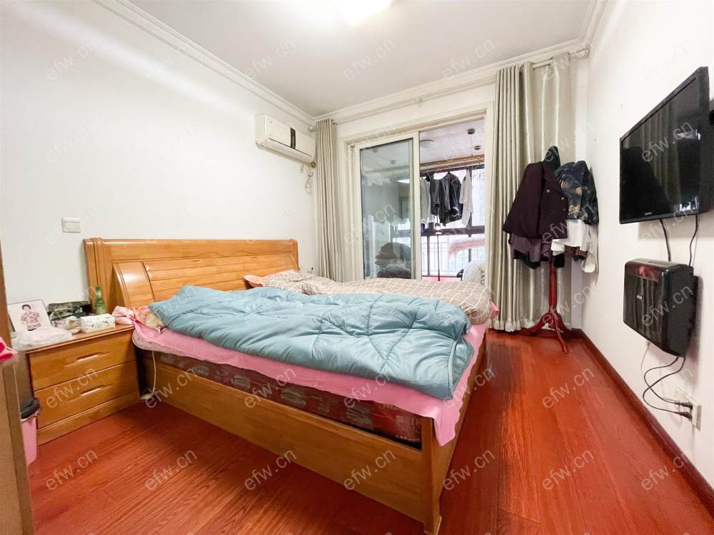 village 经典room房 东边户 全明 精装修！