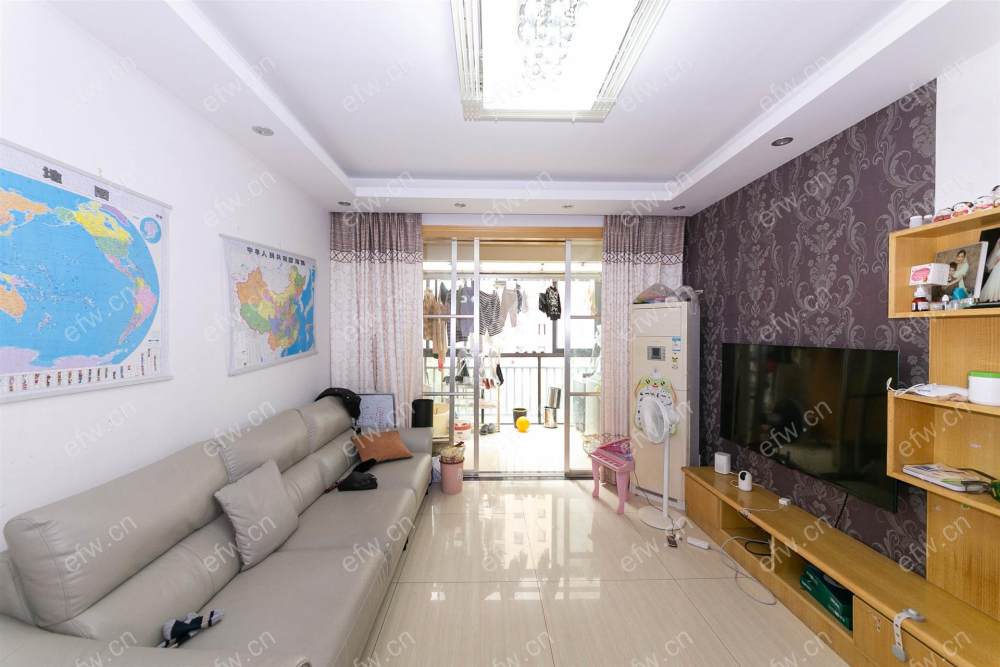 地铁口的2房自住精装