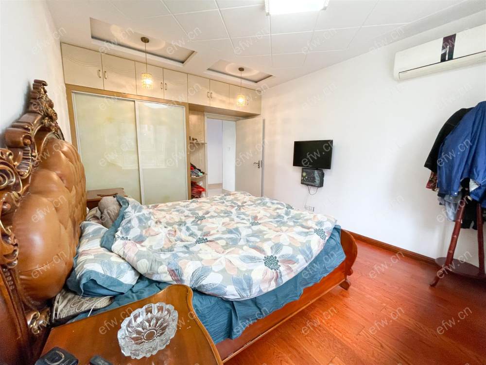 village 经典room房 东边户 全明 精装修！