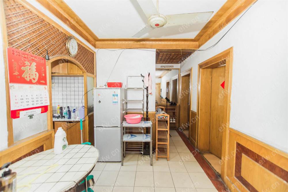 连元街小学    中间楼层