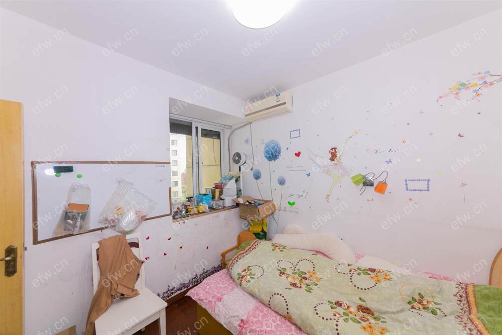 地铁口的2房自住精装